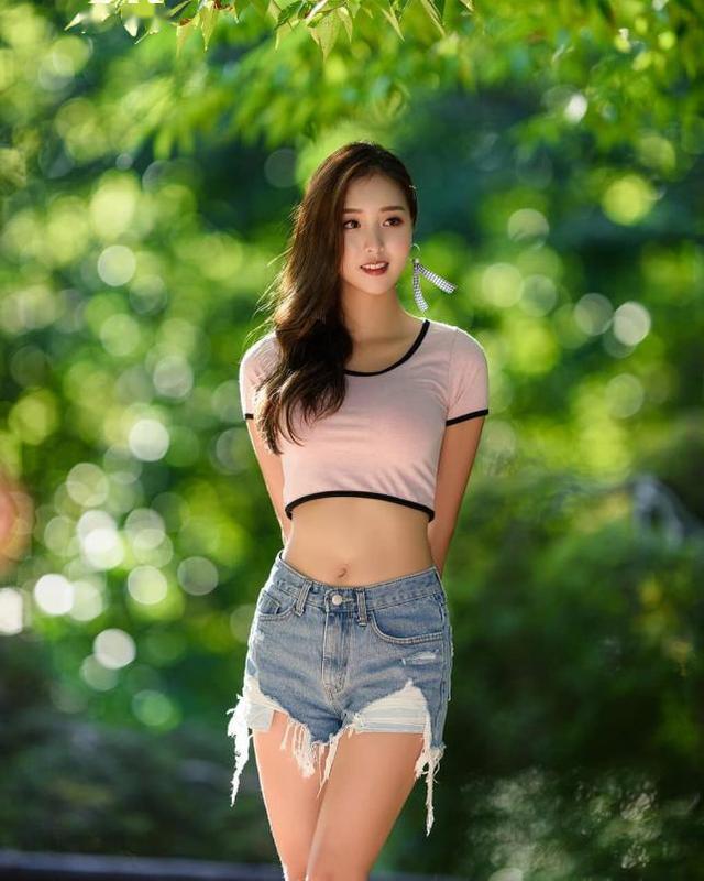 午夜红唇诱惑原画质